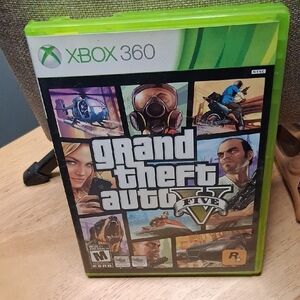 Xbox 360 Grand Theft Auto V - Green Case